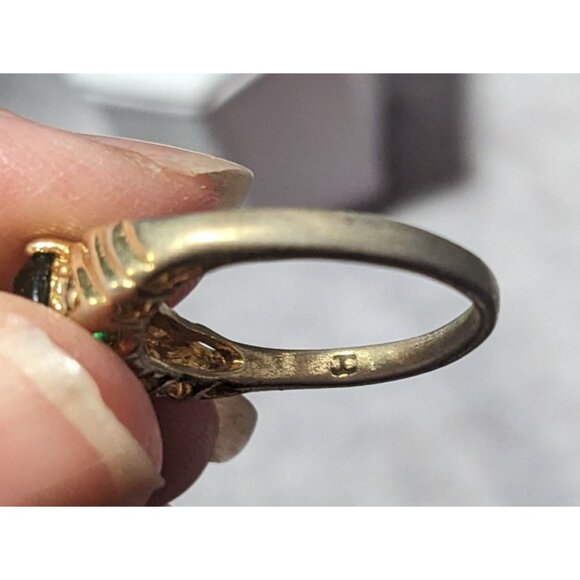 Elegant Mid Century Jewelry Concepts Gold Tone Ring With Green And Clear Stones - Picture 4 of 16